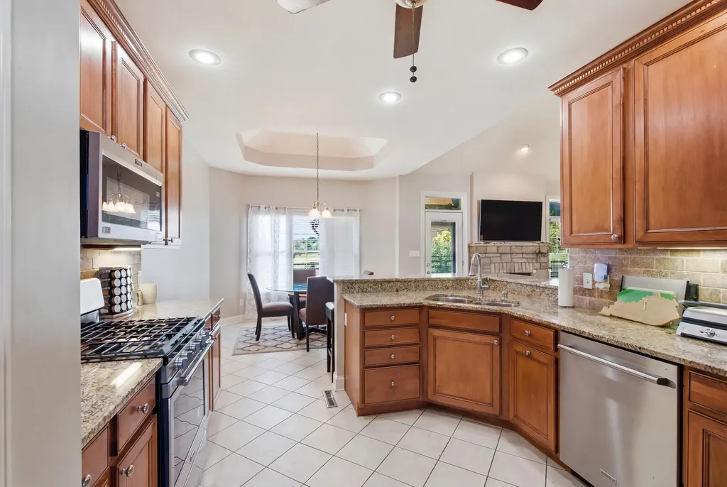 1084 Bay Colony Drive Richmond KY 40475