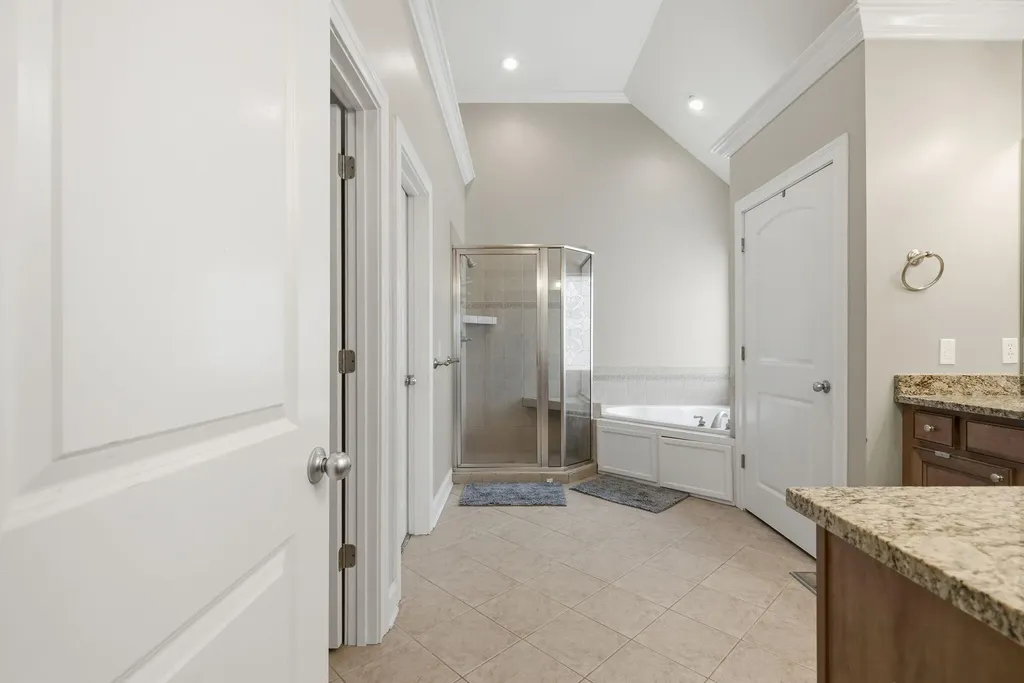 1084 Bay Colony Drive Richmond KY 40475