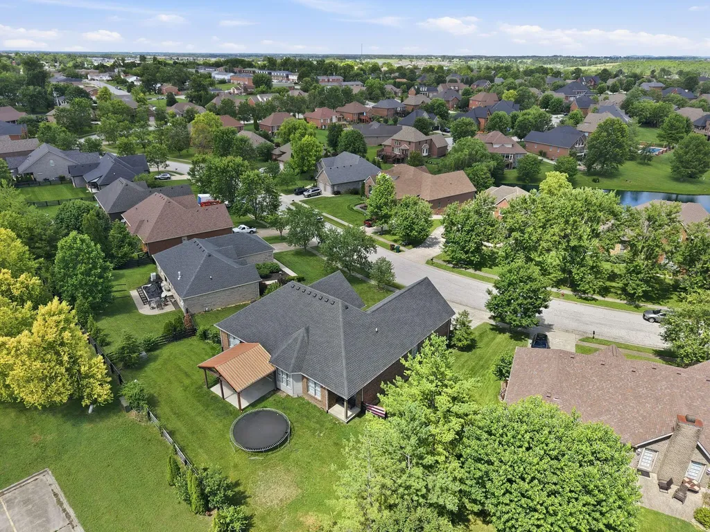 1084 Bay Colony Drive Richmond KY 40475