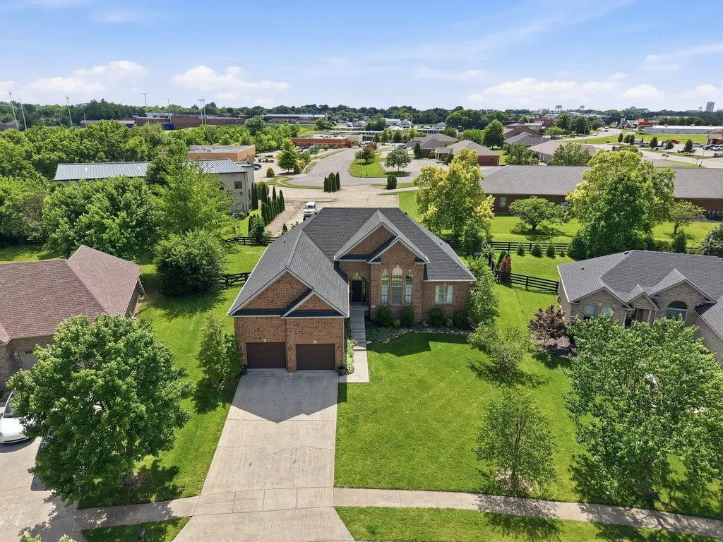 1084 Bay Colony Drive Richmond KY 40475