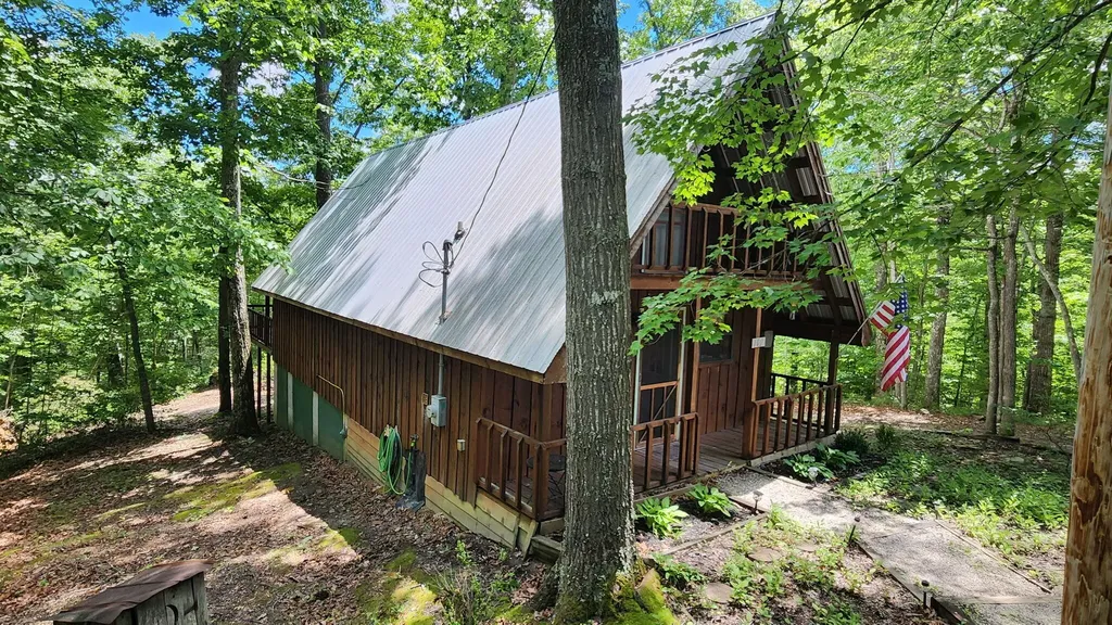 100 Cowboy Lane Wellington KY 40387