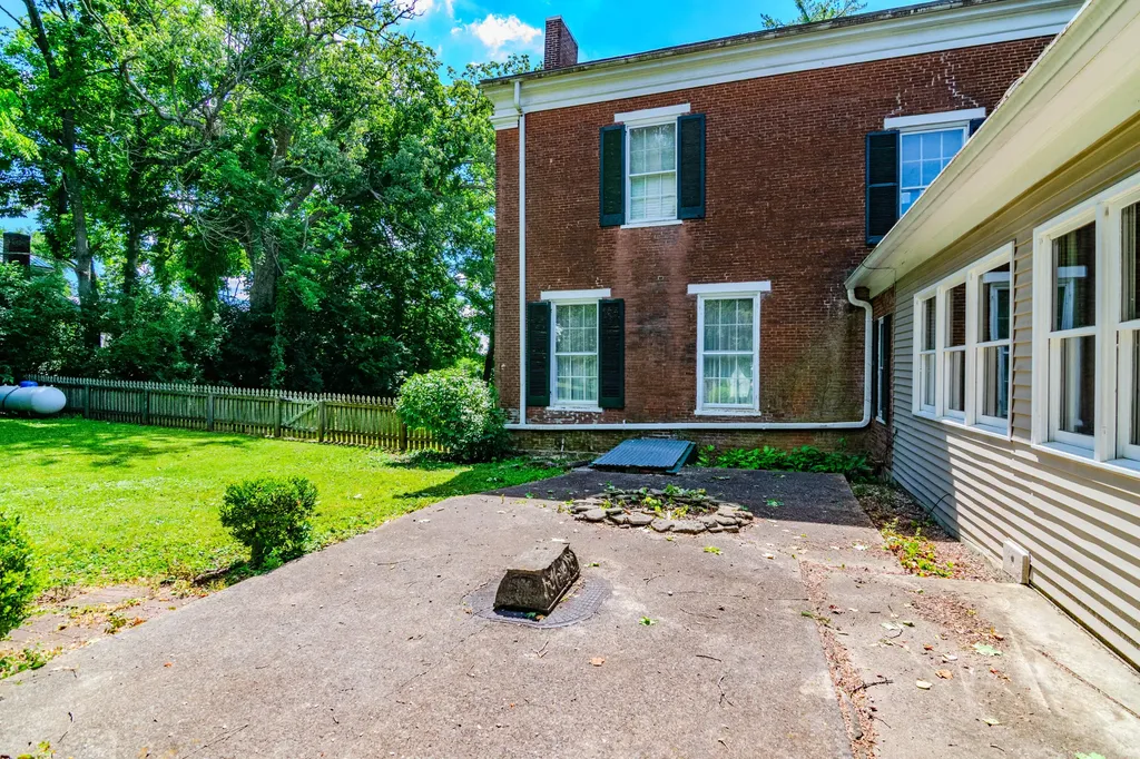 1001 Main Street Millersburg KY 40348
