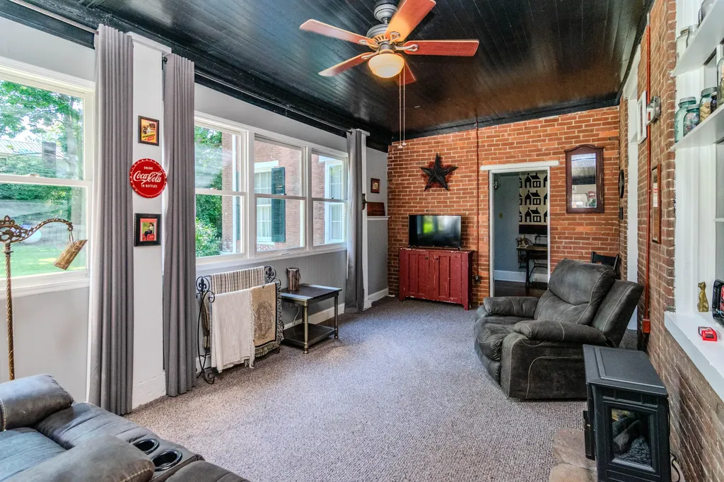 1001 Main Street Millersburg KY 40348