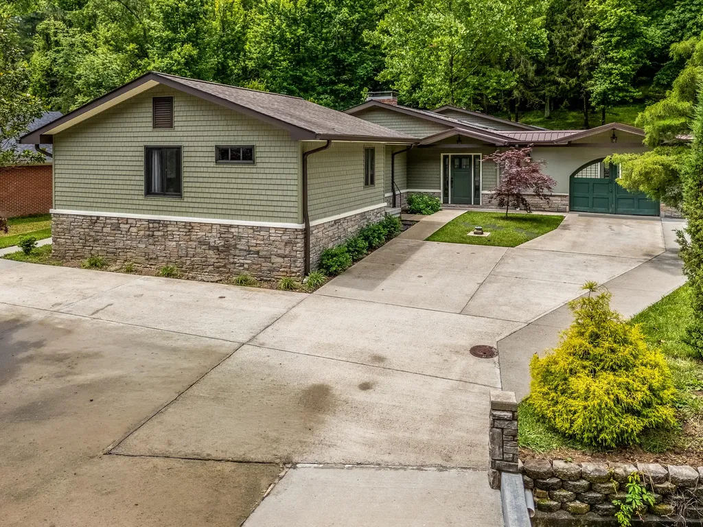 451 N Wilson Avenue Morehead KY 40351