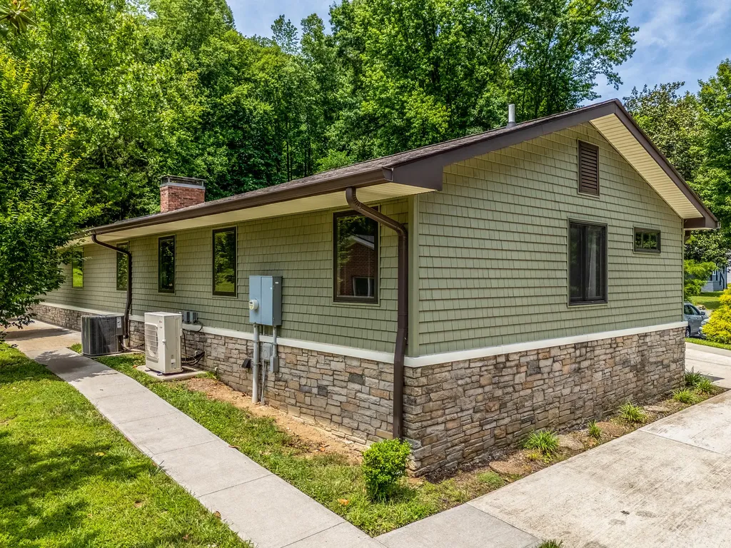 451 N Wilson Avenue Morehead KY 40351