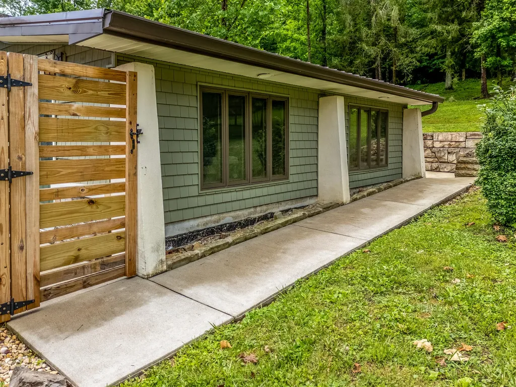 451 N Wilson Avenue Morehead KY 40351