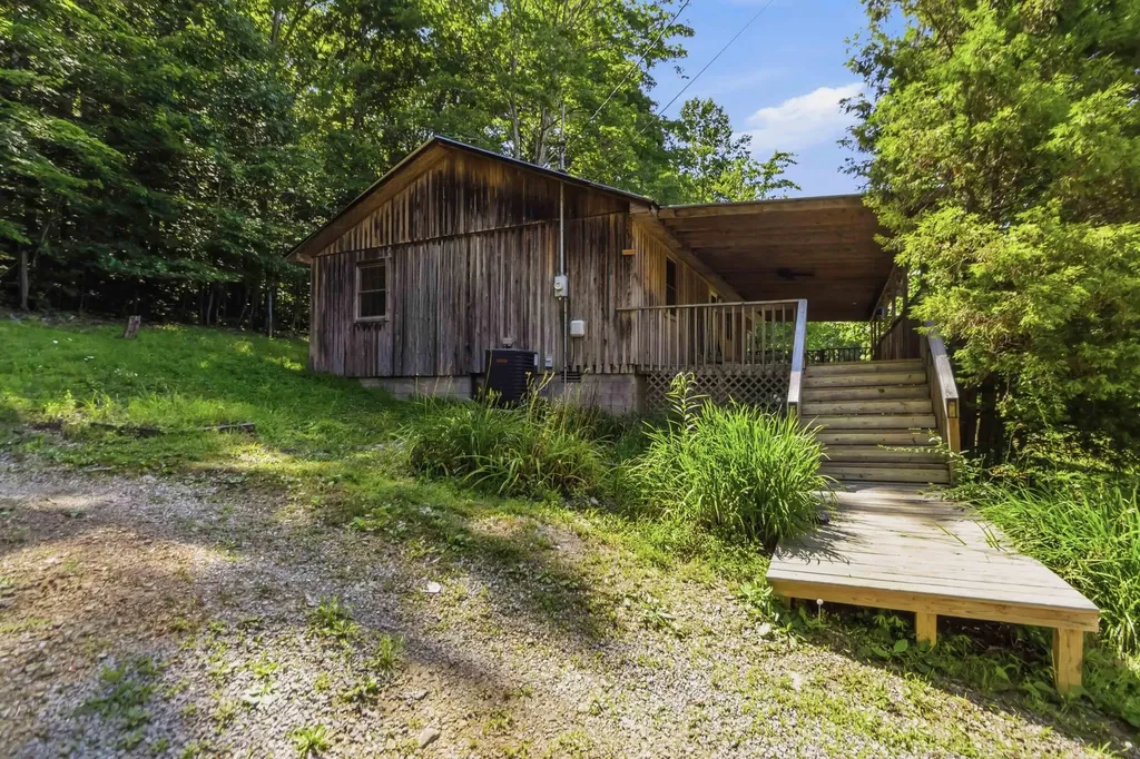 3301 Ky-39 Crab Orchard KY 40419