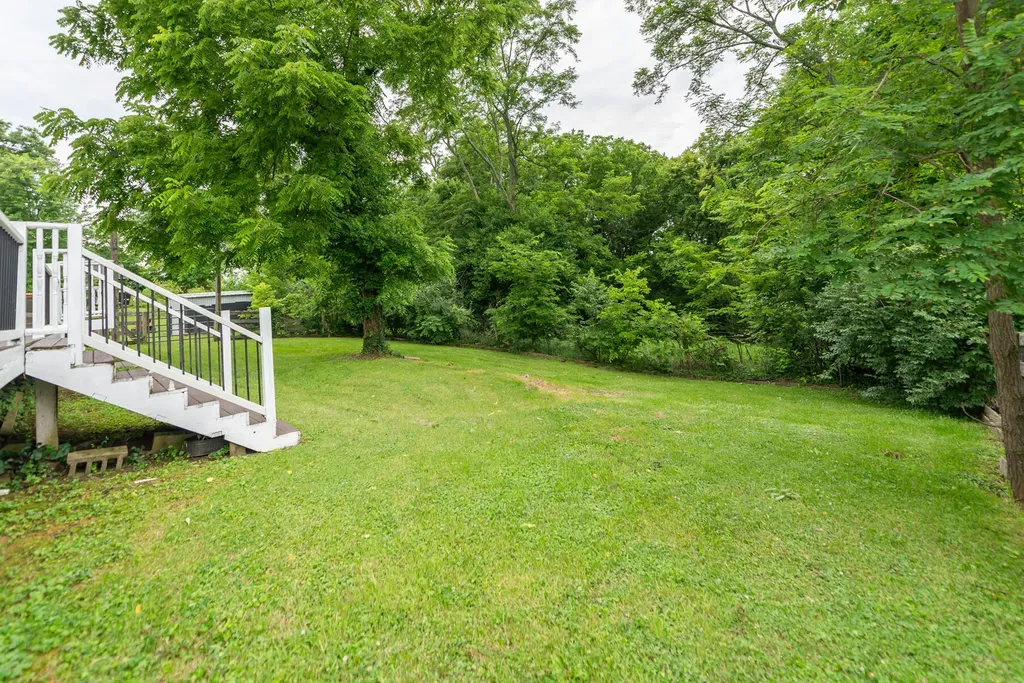1105 Woodlake Road Stamping Ground KY 40379