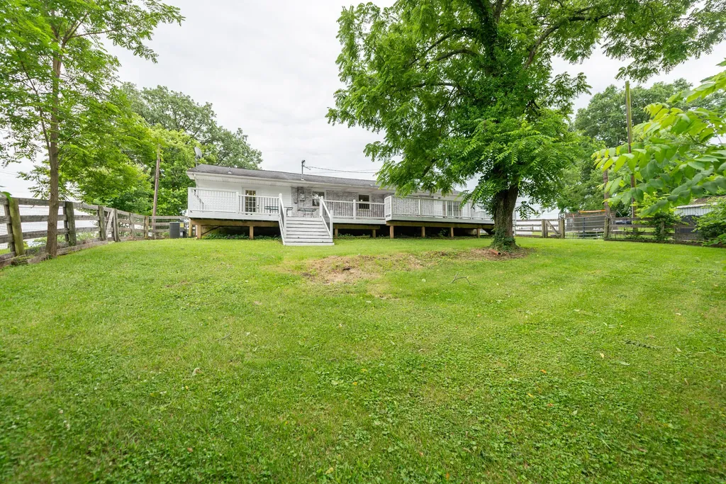 1105 Woodlake Road Stamping Ground KY 40379