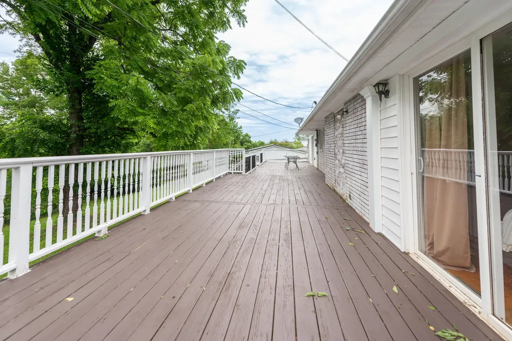 1105 Woodlake Road Stamping Ground KY 40379