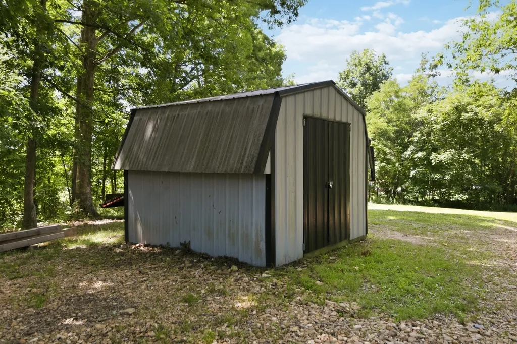 190 Geneva-mckinney Road Stanford KY 40484
