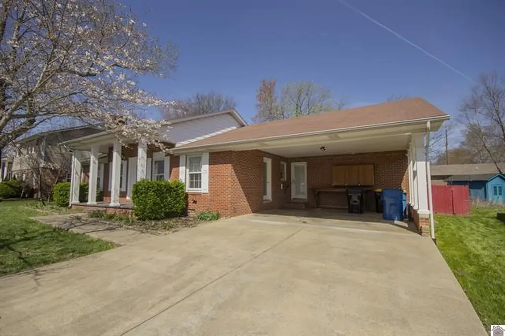 1656 College Terrace Murray KY 42071
