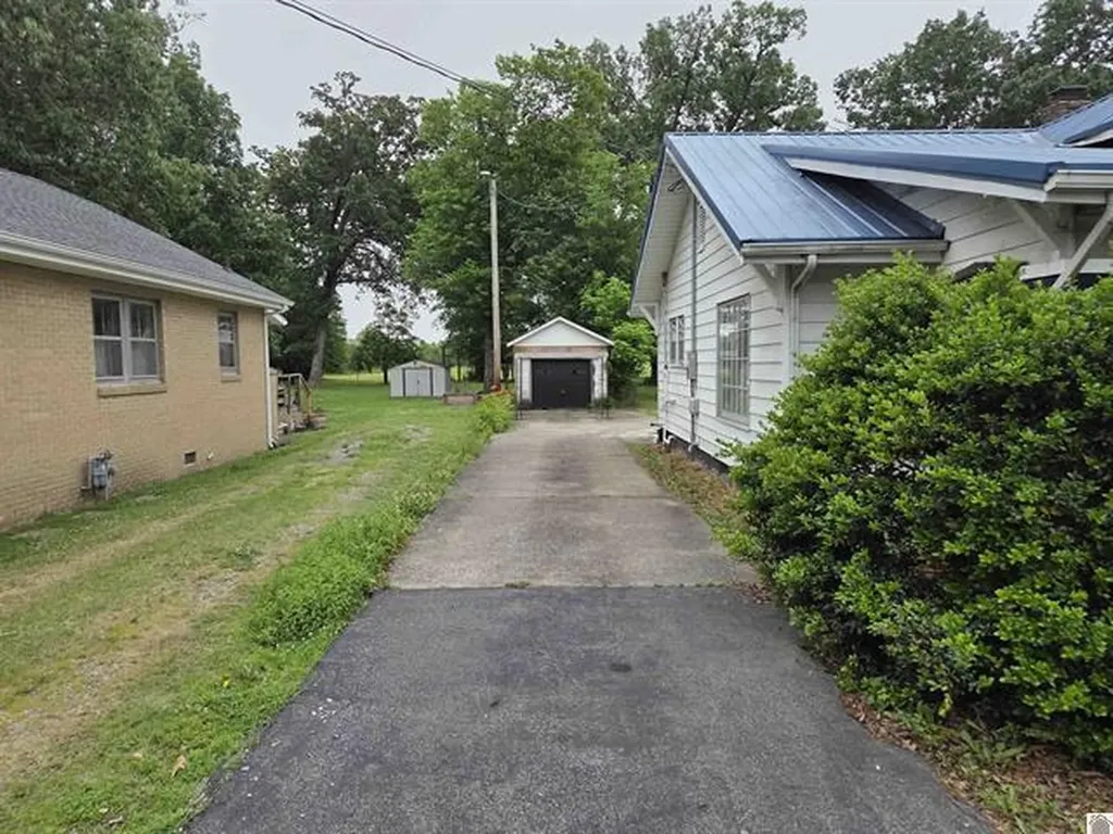 962 Husband Road Paducah KY 42003