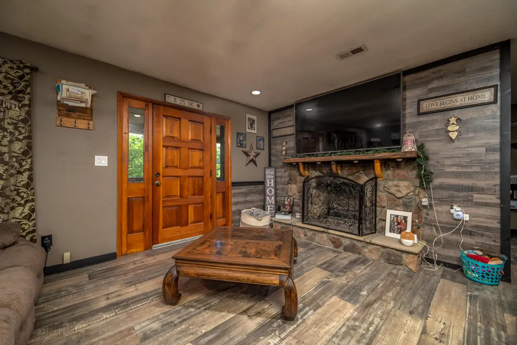1845 Spaws Creek West Liberty KY 41472