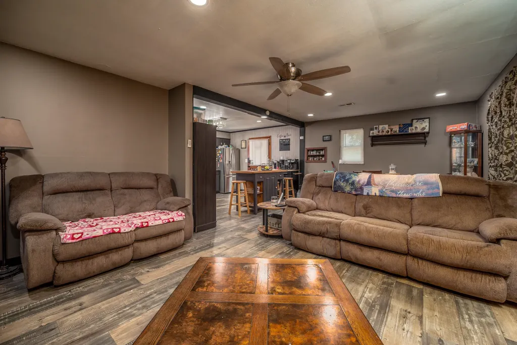 1845 Spaws Creek West Liberty KY 41472