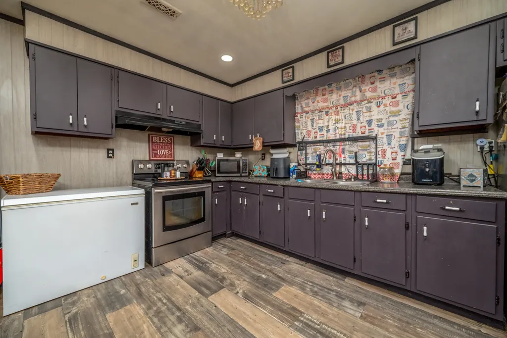 1845 Spaws Creek West Liberty KY 41472
