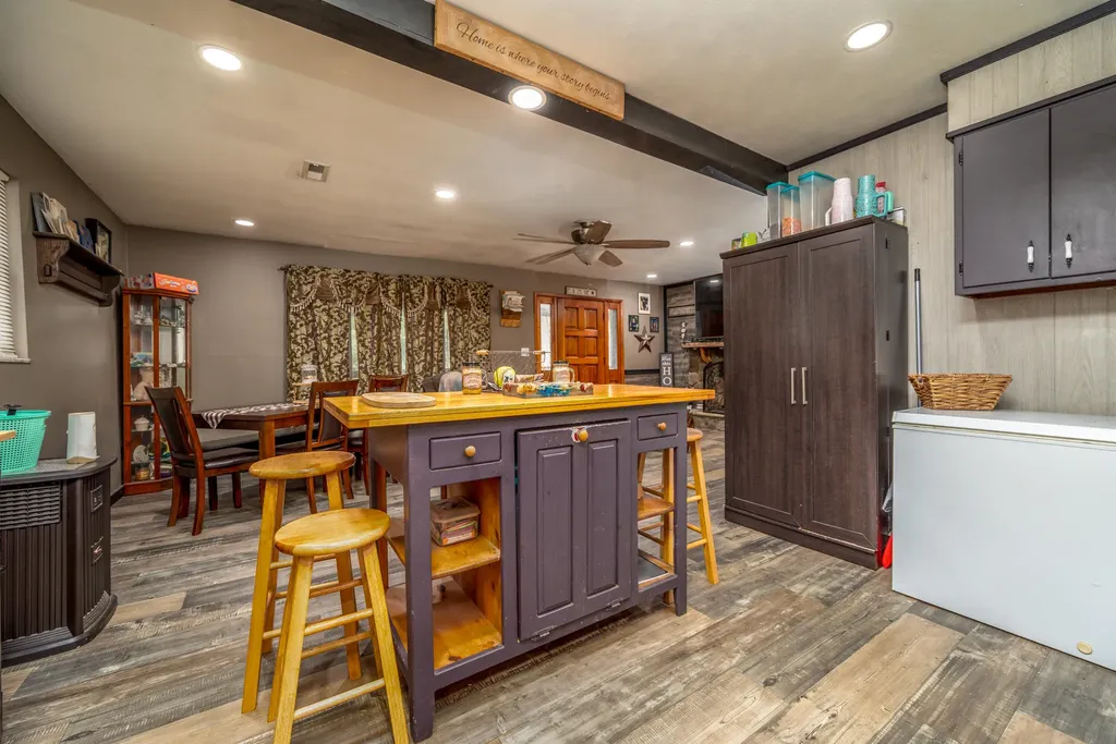 1845 Spaws Creek West Liberty KY 41472