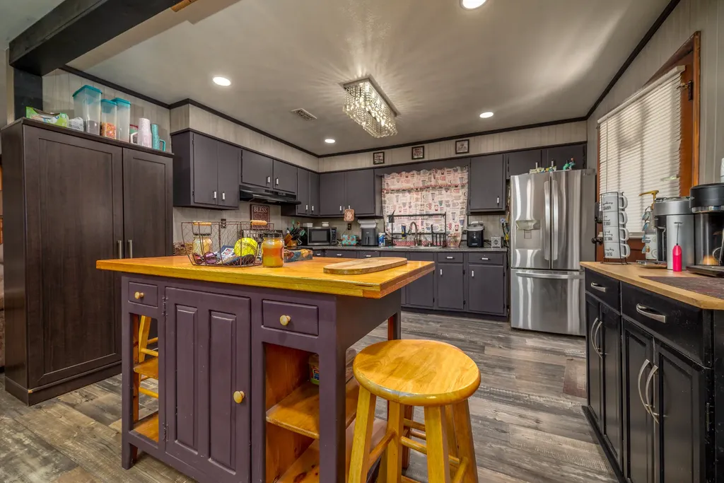 1845 Spaws Creek West Liberty KY 41472