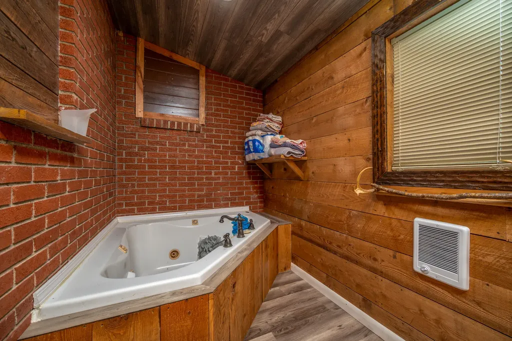 1845 Spaws Creek West Liberty KY 41472