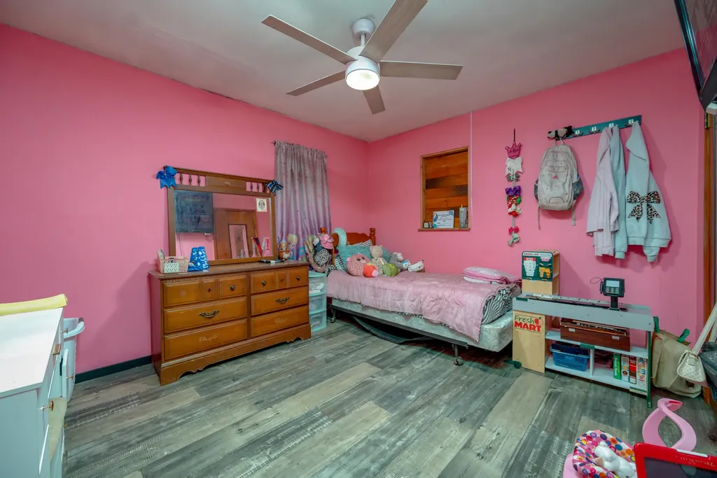 1845 Spaws Creek West Liberty KY 41472