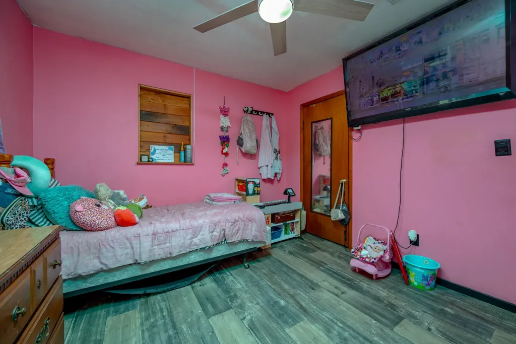 1845 Spaws Creek West Liberty KY 41472