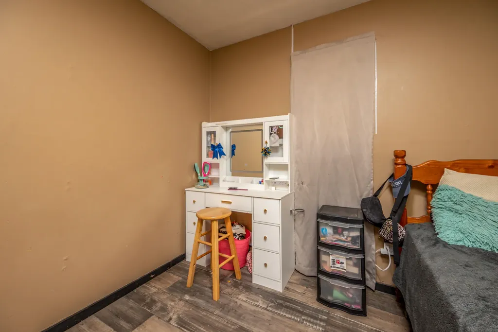 1845 Spaws Creek West Liberty KY 41472
