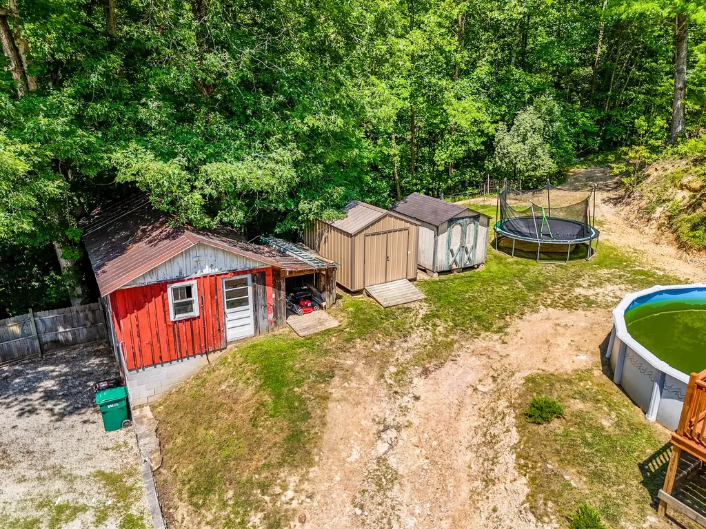 1845 Spaws Creek West Liberty KY 41472