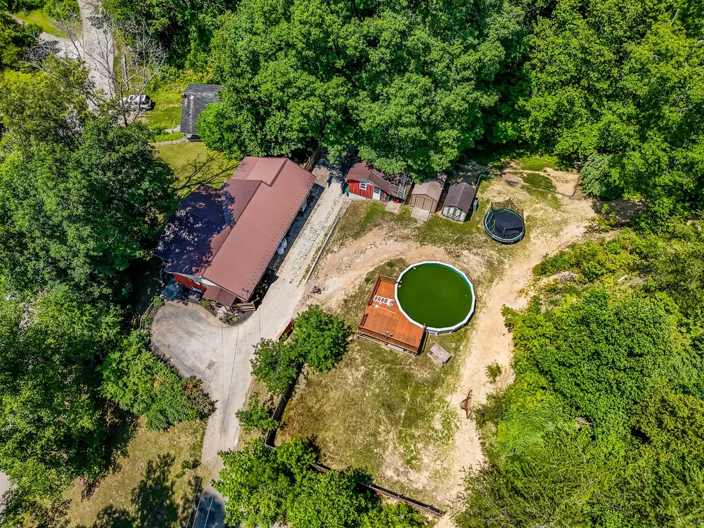 1845 Spaws Creek West Liberty KY 41472