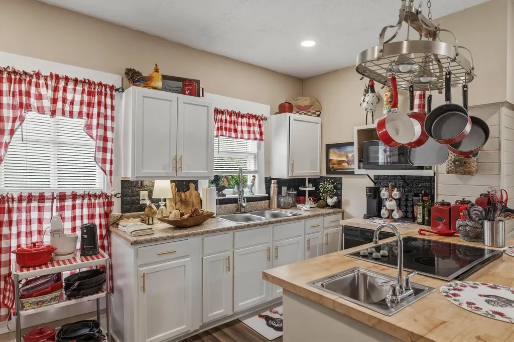 828 E Main Street Stanford KY 40484