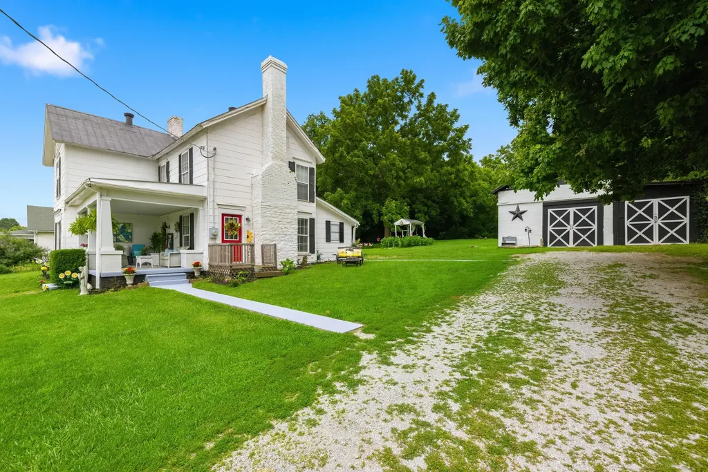 828 E Main Street Stanford KY 40484