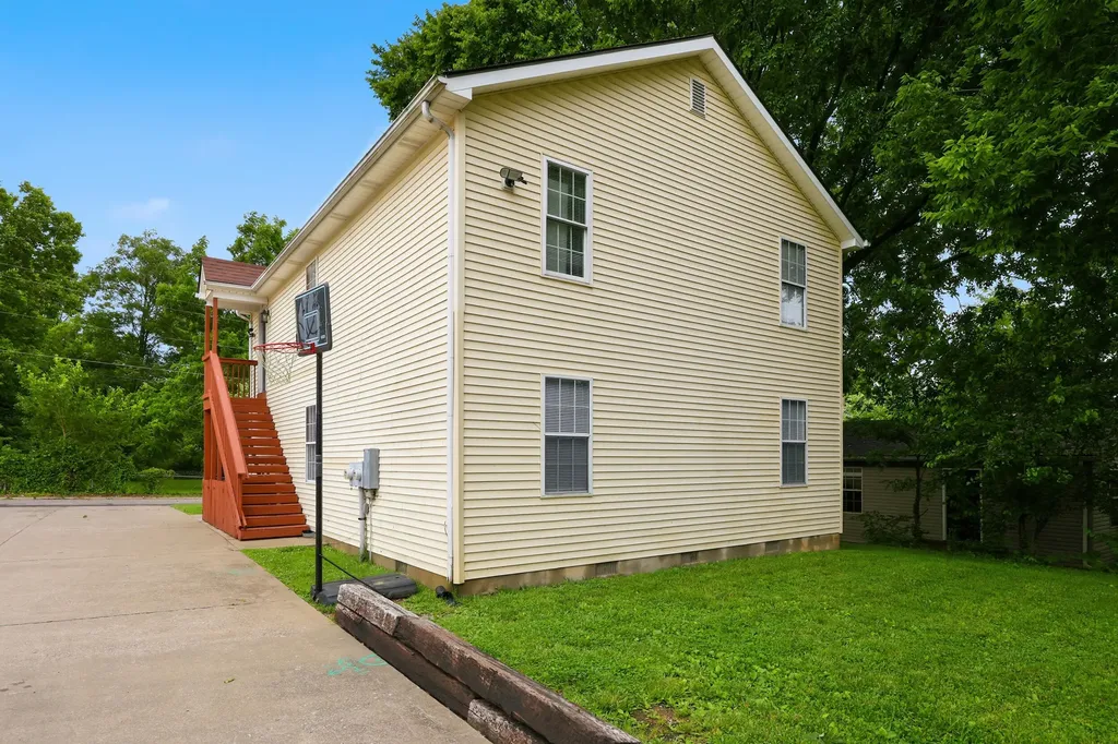 297 Young Street Georgetown KY 40324