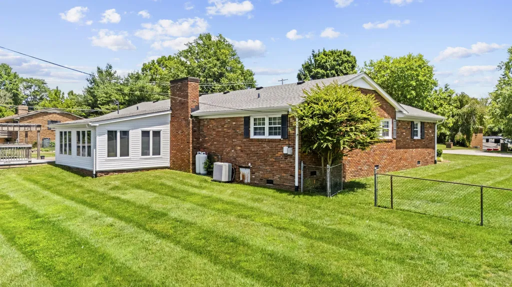 839 Springhill Lane Frankfort KY 40601