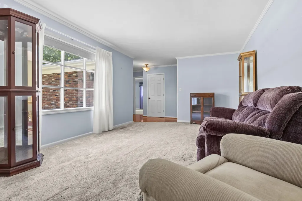 839 Springhill Lane Frankfort KY 40601