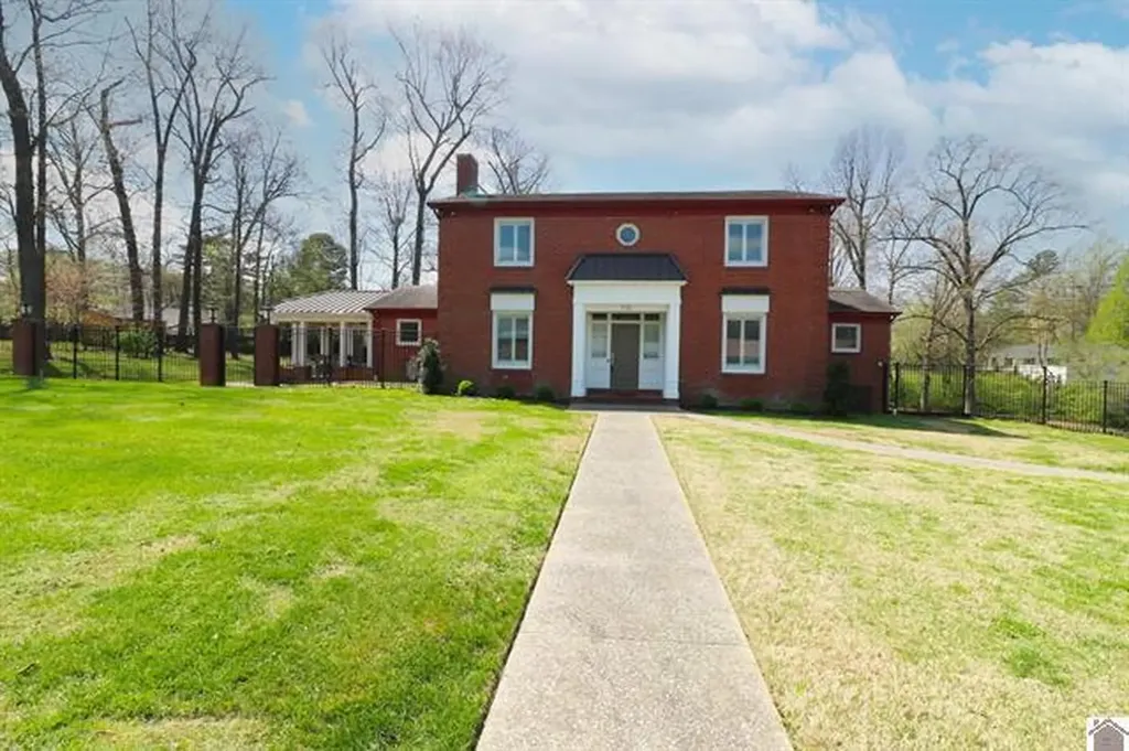 715 Woodland Drive Paducah KY 42001