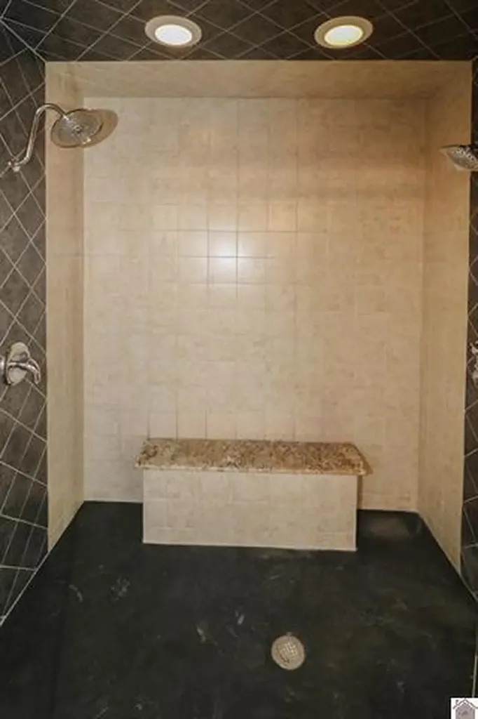 715 Woodland Drive Paducah KY 42001