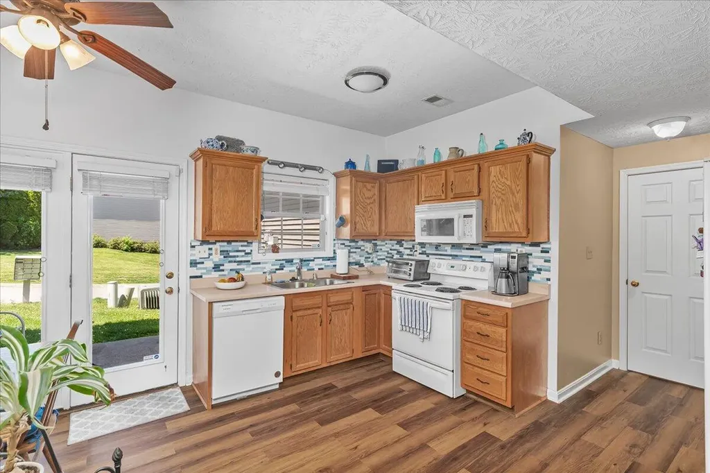 3141 Roundway Down Lane Lexington KY 40509
