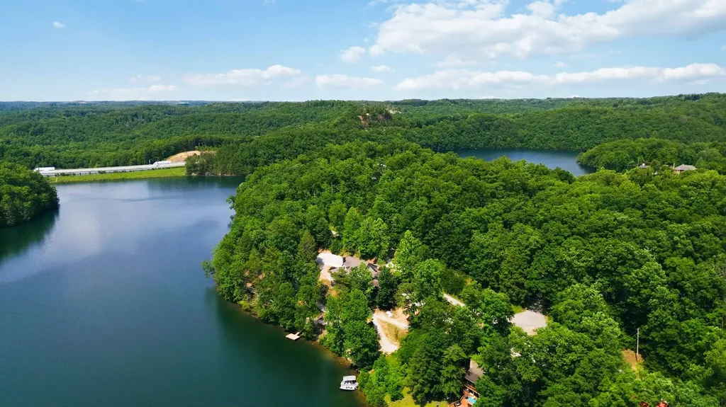 1464 Hawk Ridge Road London KY 40741
