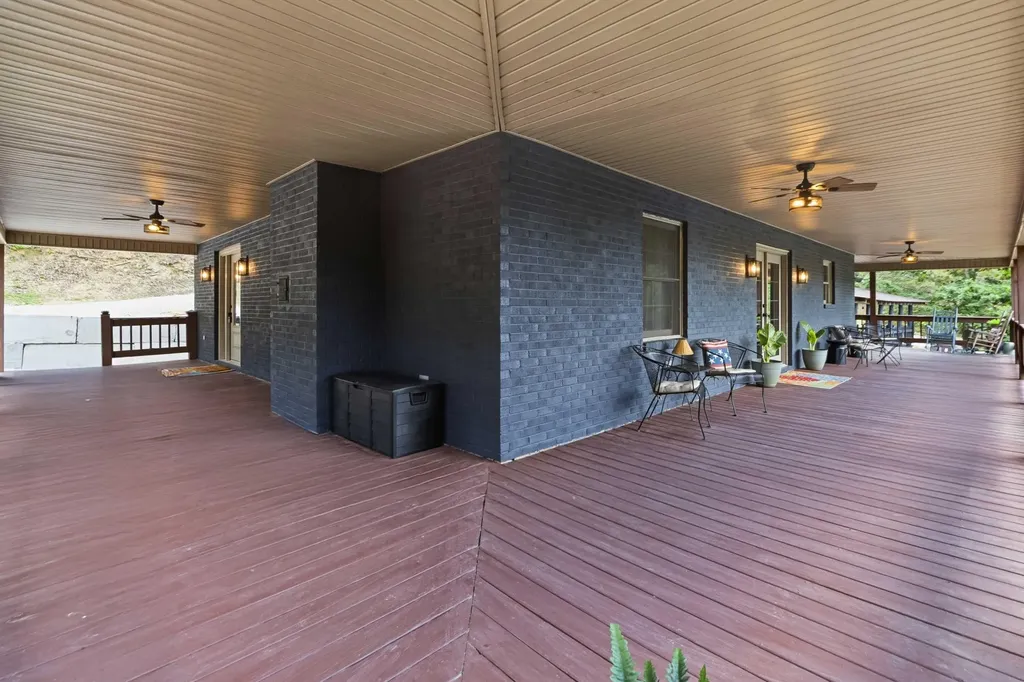 1464 Hawk Ridge Road London KY 40741