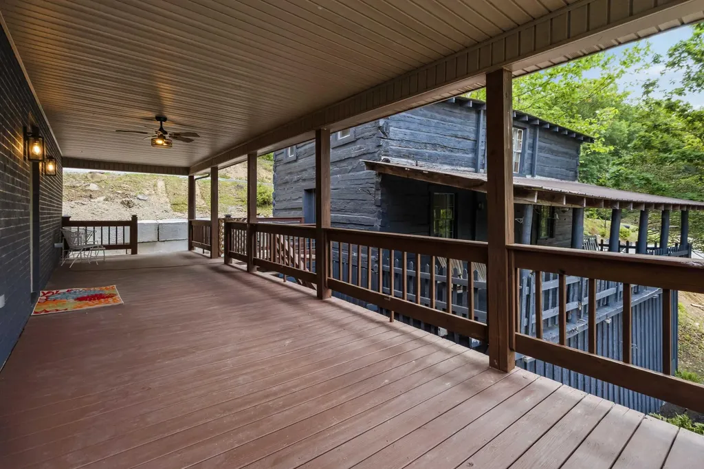 1464 Hawk Ridge Road London KY 40741