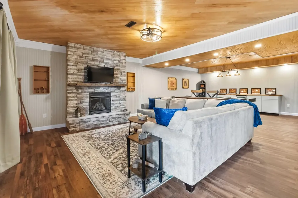 1464 Hawk Ridge Road London KY 40741