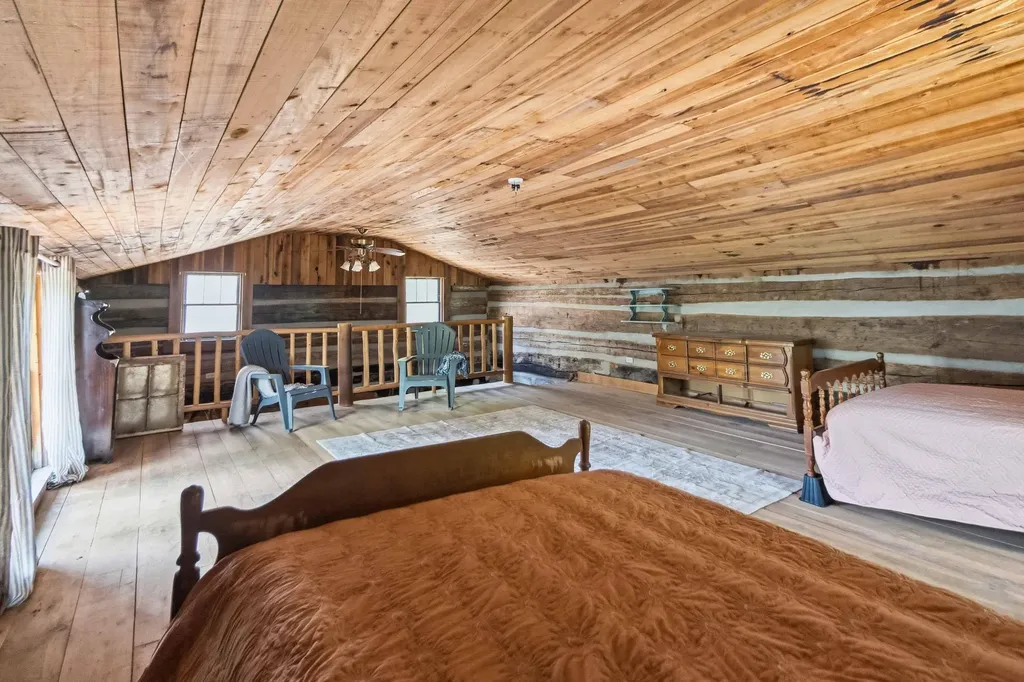 1464 Hawk Ridge Road London KY 40741
