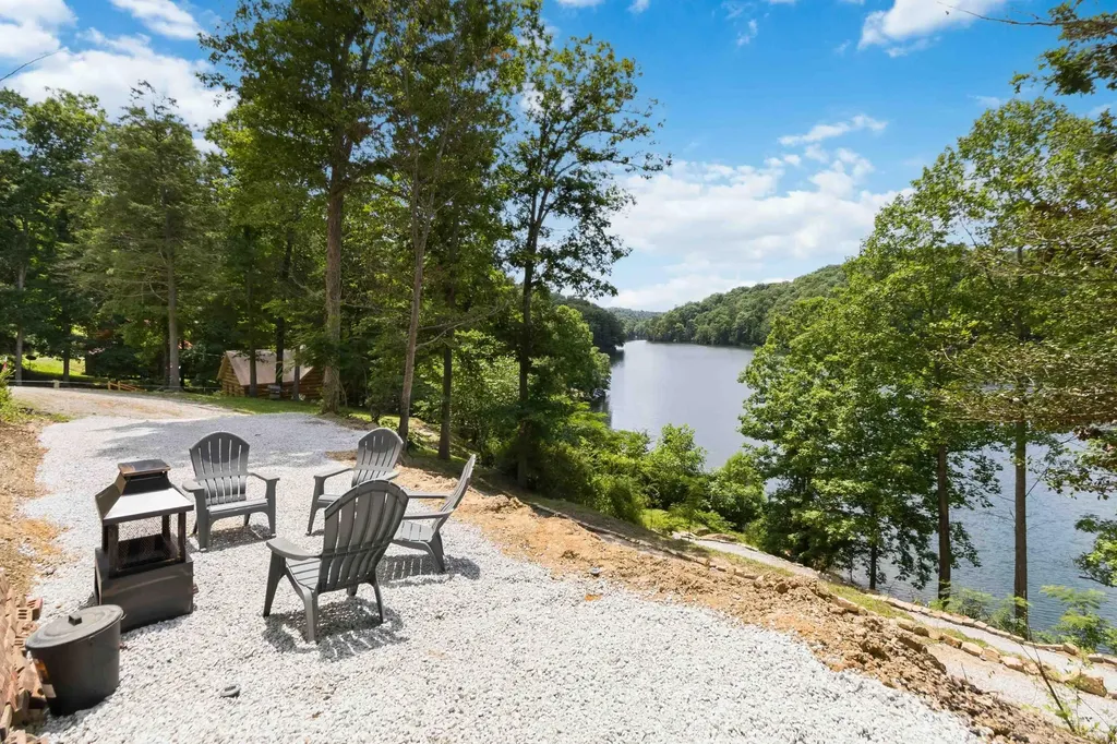 1464 Hawk Ridge Road London KY 40741