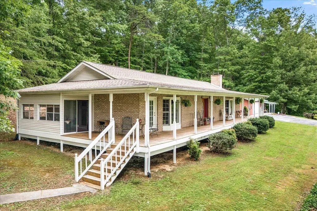 272 Locust Grove Cemetery Road London KY 40744