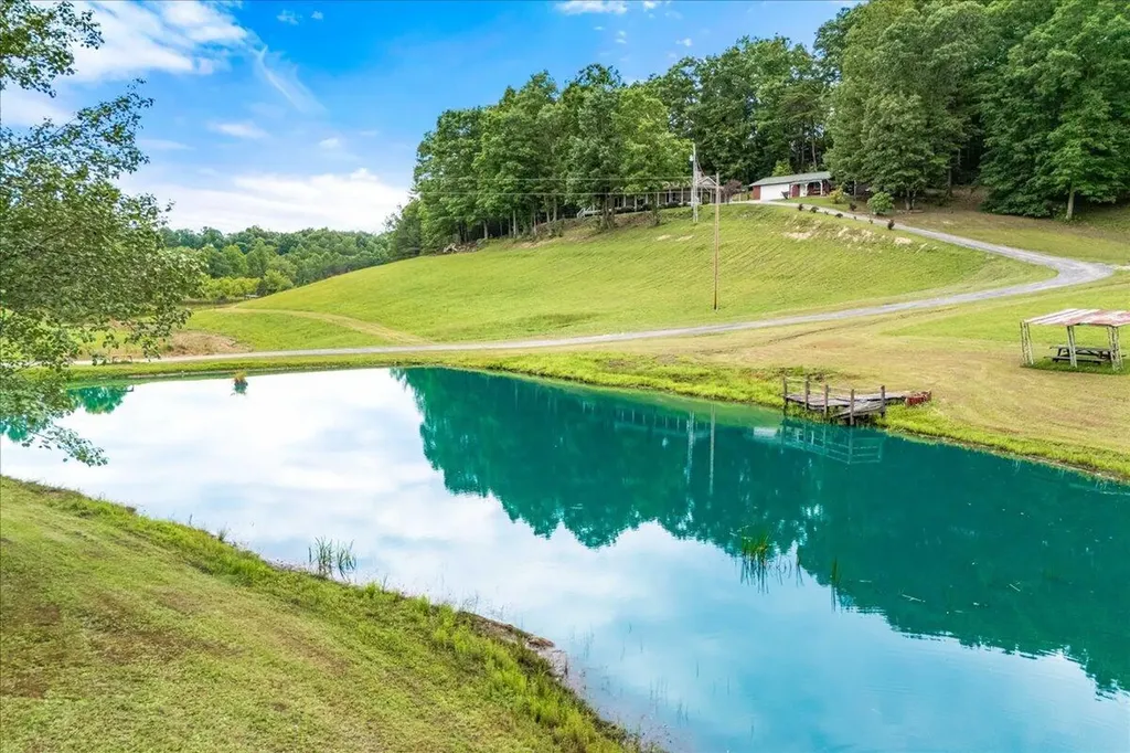 272 Locust Grove Cemetery Road London KY 40744