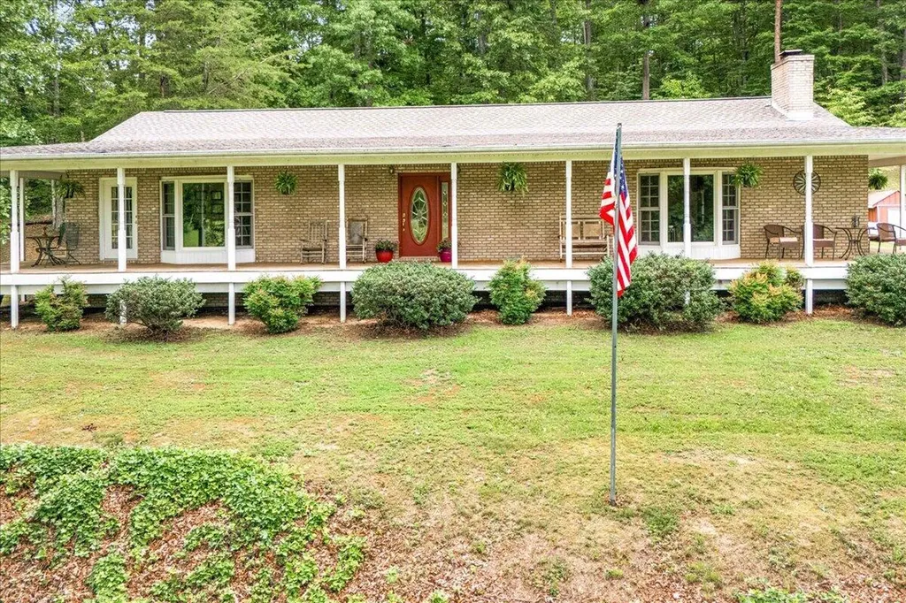 272 Locust Grove Cemetery Road London KY 40744