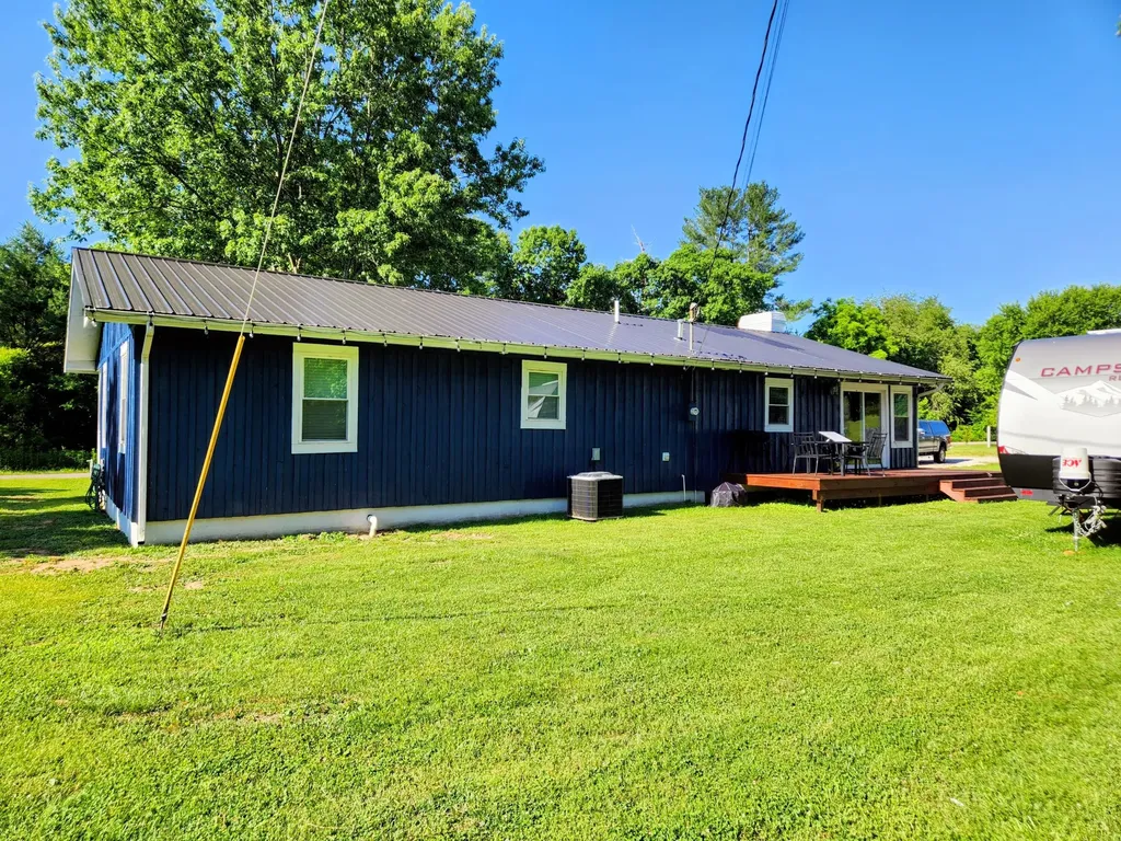 595 Frames Branch Road Clay City KY 40312