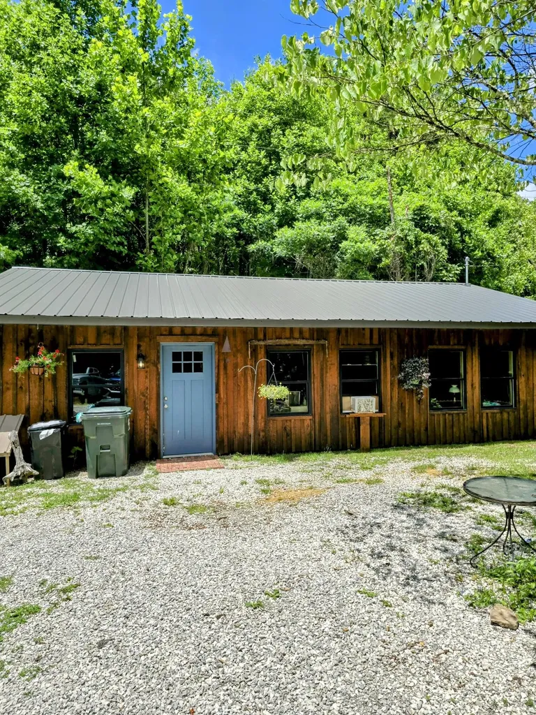 377 Gravy Branch Road Artemus KY 40903