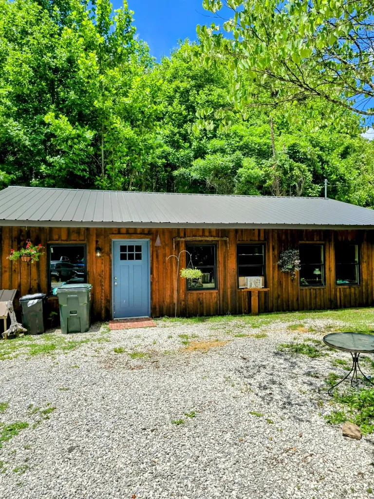 377 Gravy Branch Road Artemus KY 40903