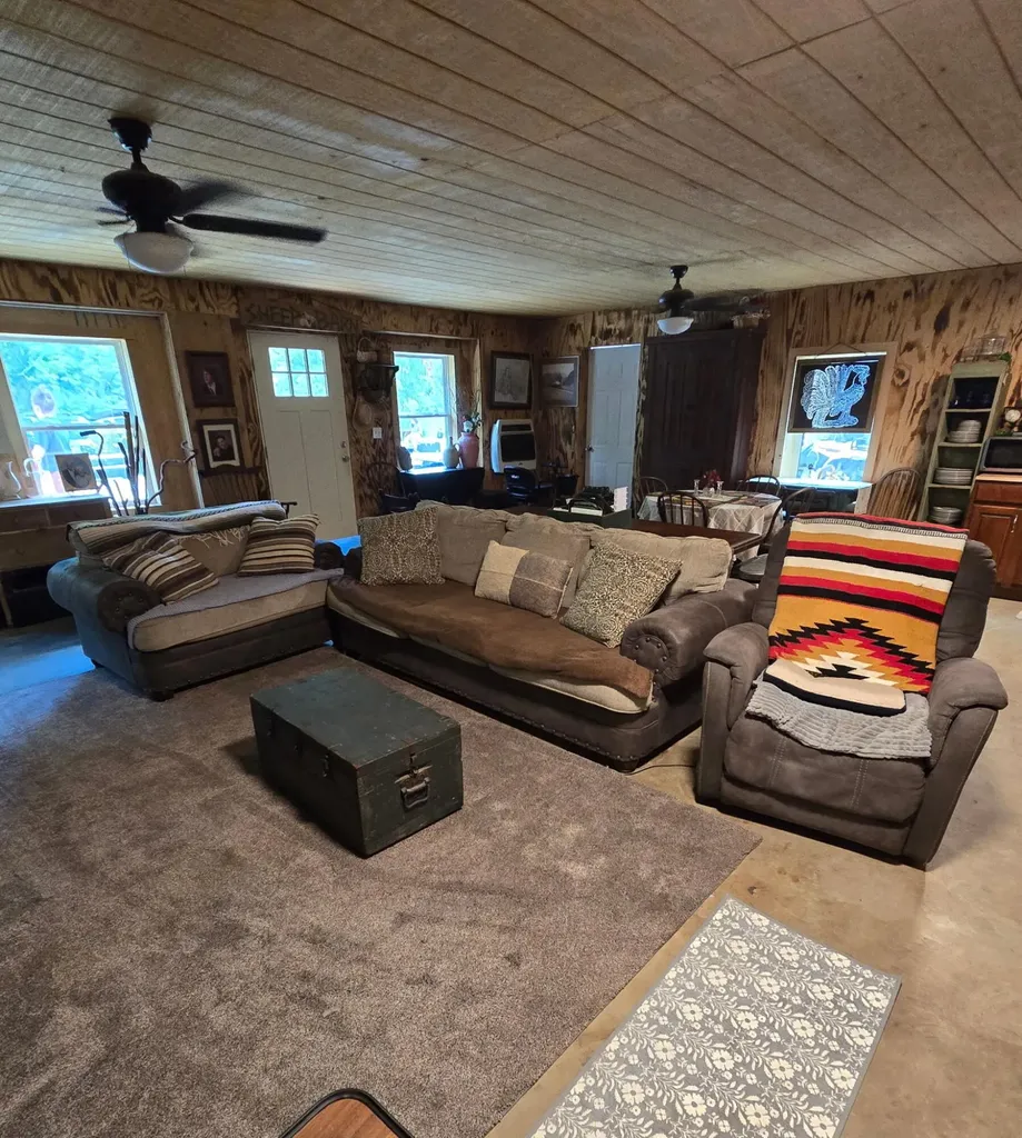 377 Gravy Branch Road Artemus KY 40903