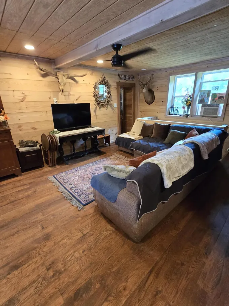377 Gravy Branch Road Artemus KY 40903